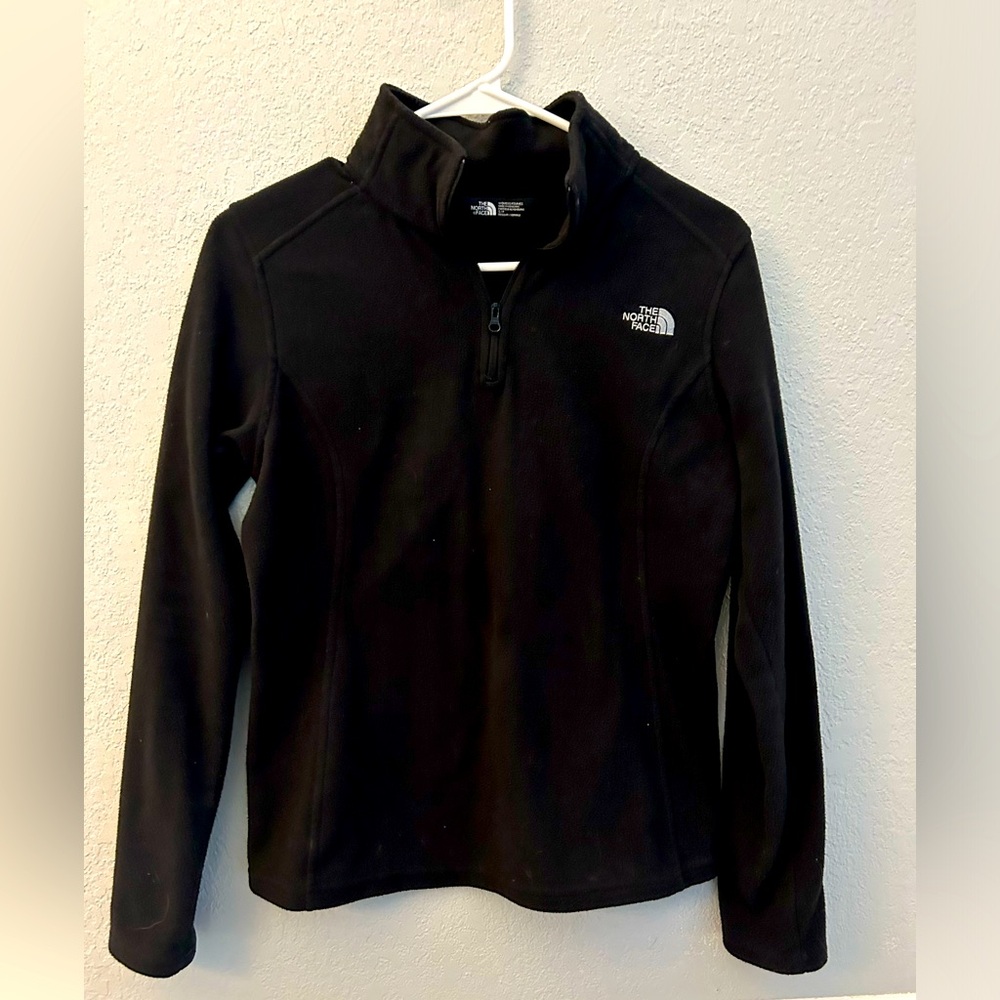 Women’s Black The North Face pullover, small